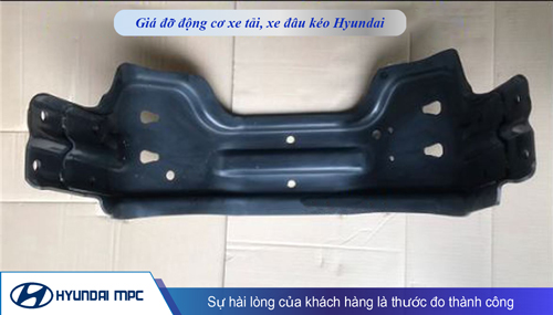 Giá đỡ động cơ xe đâu kéo Hyundai HD700 tà vẹt