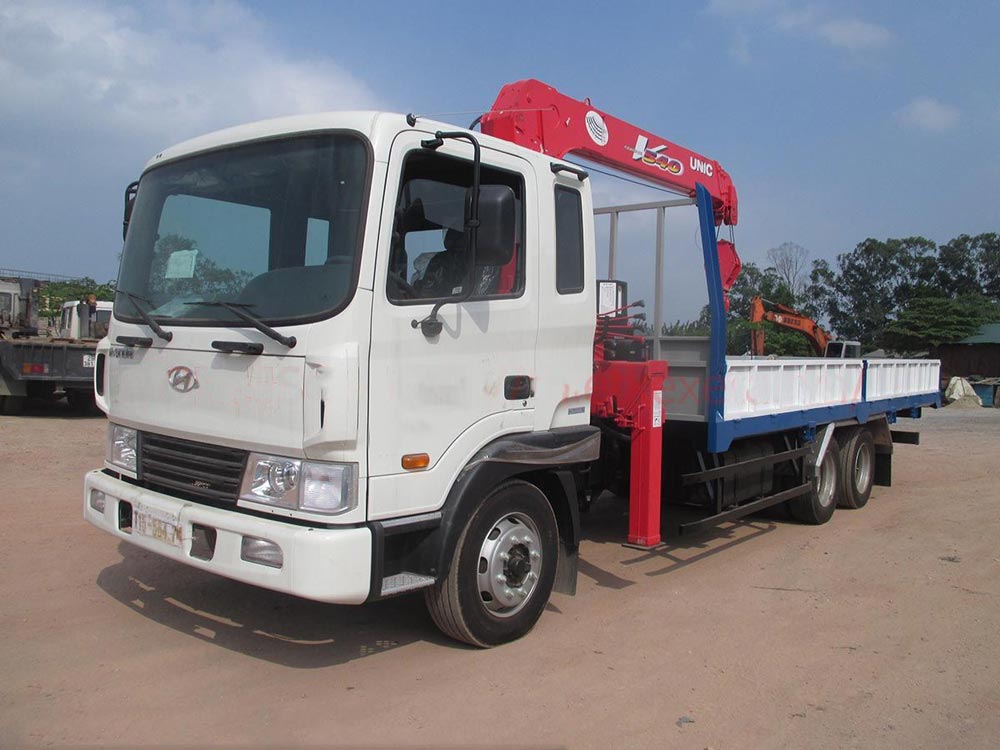 xe tải hyundai hd240 gắn cẩu tự hành 4 tấn unic
