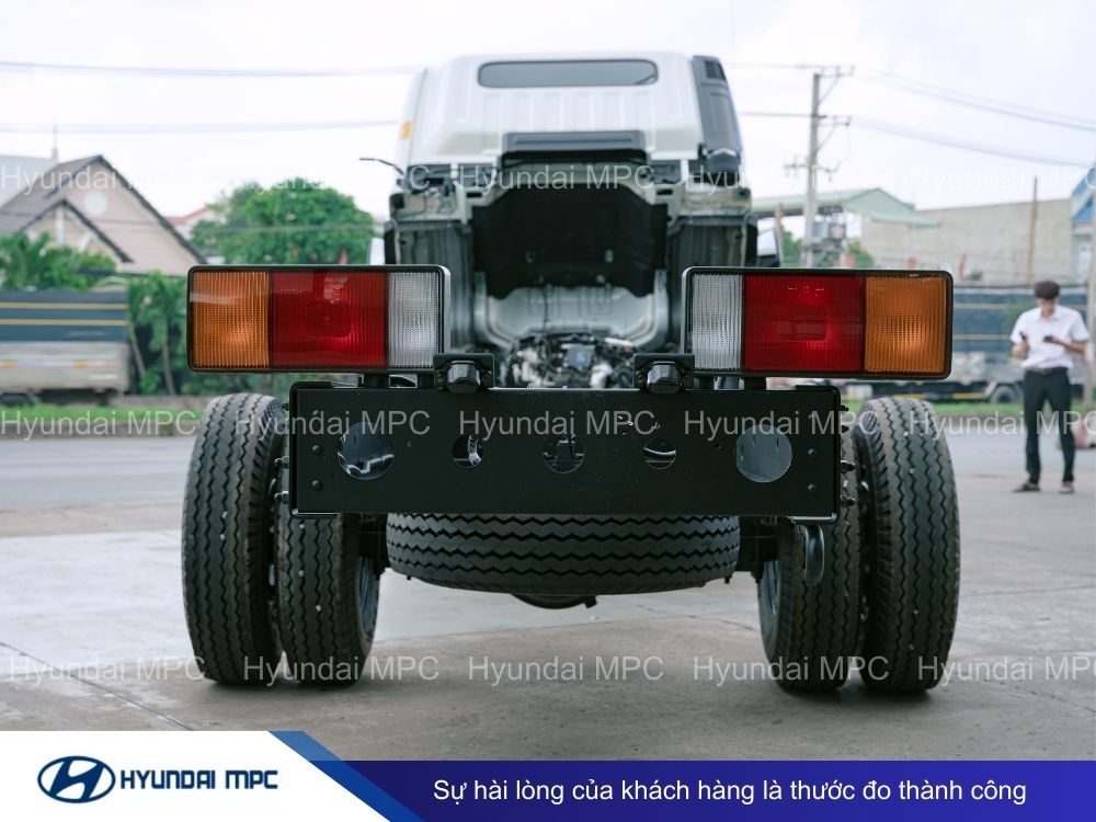Xe tải Hyundai Mighty EX900XL tải 5T thùng dài 6m