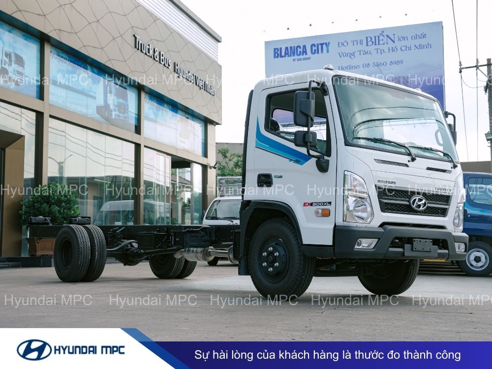 Xe tải Hyundai Mighty EX900XL tải 5T thùng dài 6m