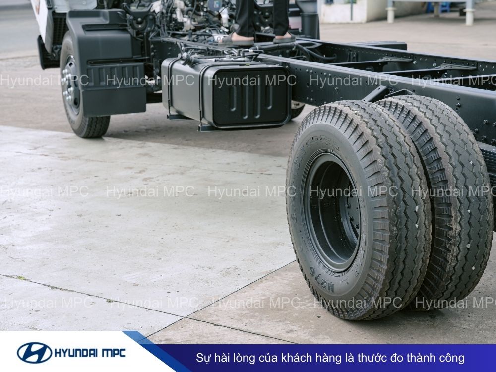 Xe tải Hyundai Mighty EX900XL tải 5T thùng dài 6m