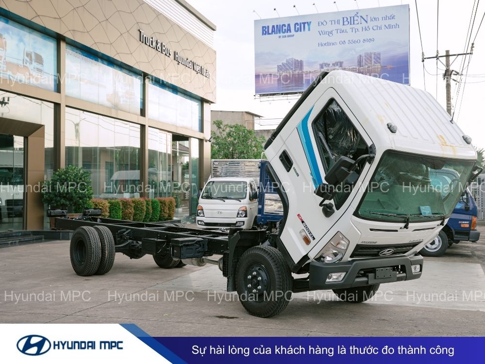 Xe tải Hyundai Mighty EX900XL tải 5T thùng dài 6m