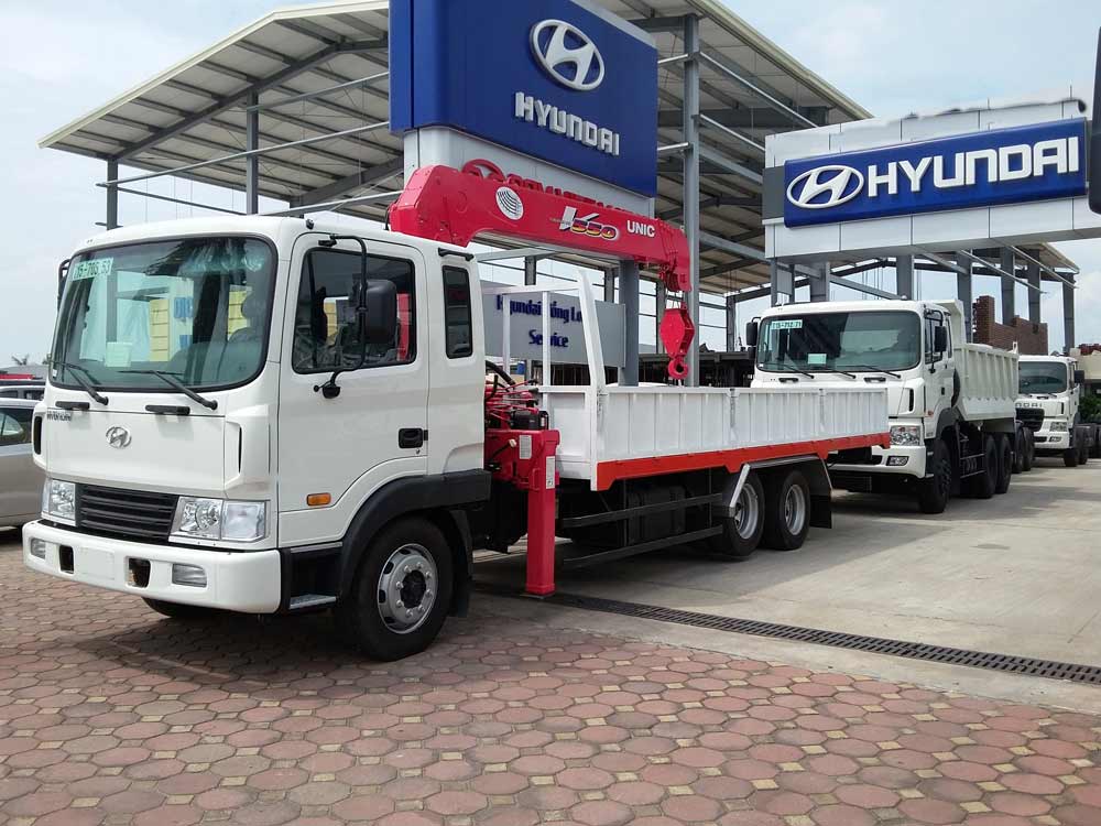 xe tải hyundai hd240 gắn cẩu 5 tấn